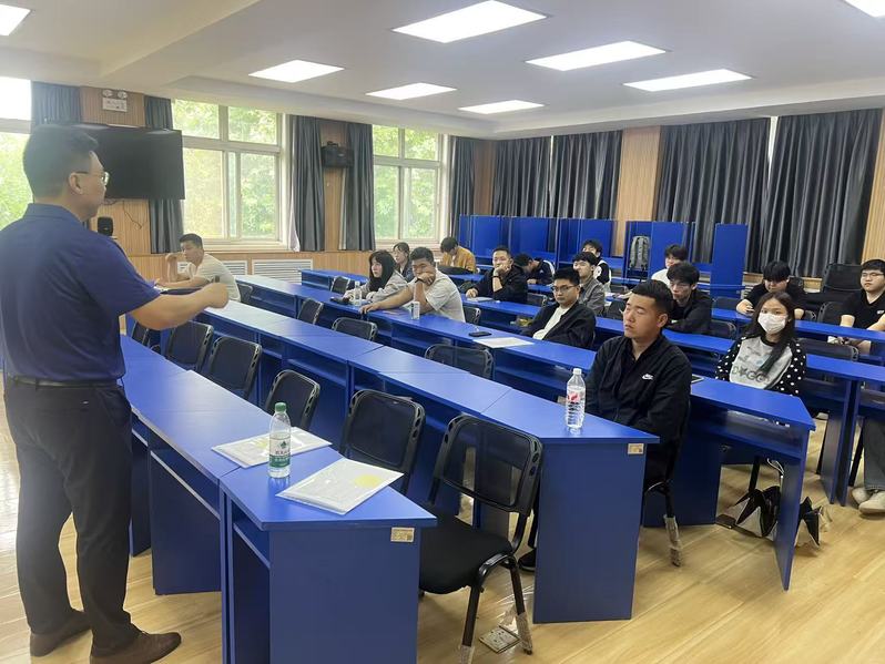  继续教育与培训学院举办学历教育线下面授课及论文答辩工作